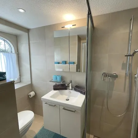 Aurora By Fewotessin