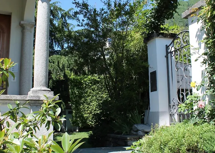 Aurora By Fewotessin Minusio