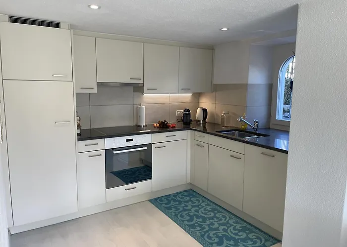 Aurora By Fewotessin