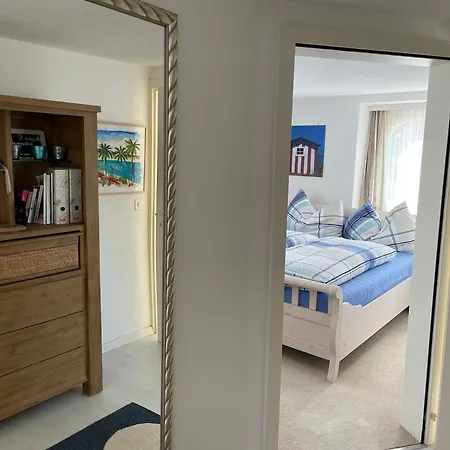 Aurora By Fewotessin Minusio