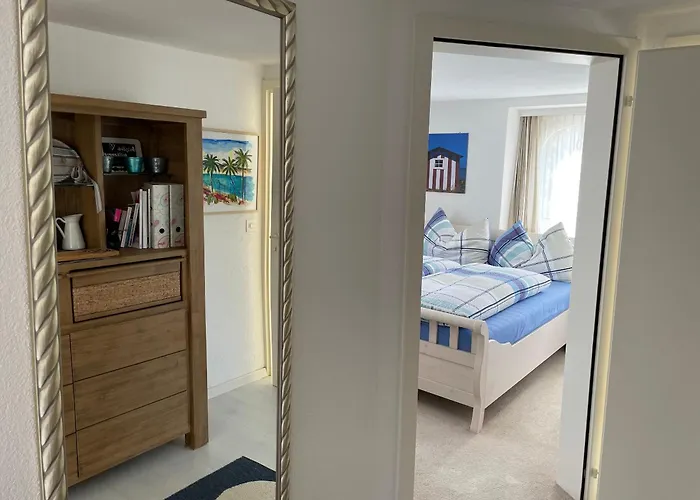 Aurora By Fewotessin Minusio